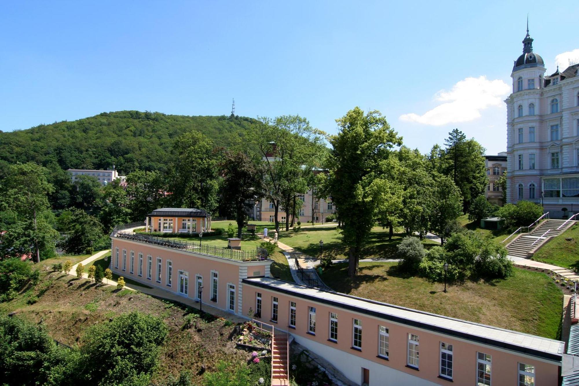 Отель Bristol Georgy House Карловы Вары Экстерьер фото