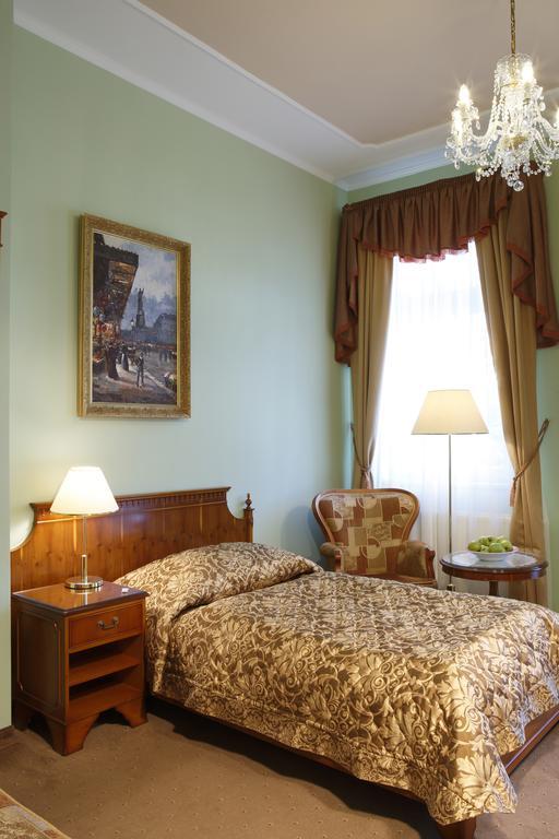 Отель Bristol Georgy House Карловы Вары Экстерьер фото